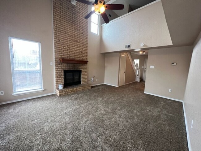 Building Photo - 1417 Yeoman