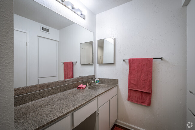 1BR, 1BA - 507SF - Walnut Terrace Apartments