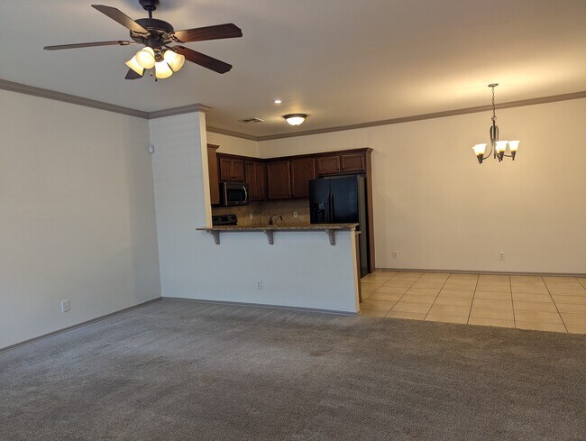 Sala de estar - 13715 Oxford Dr