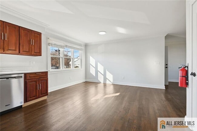 Building Photo - 2227 Lewis Pl