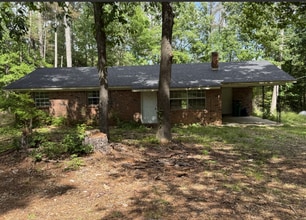 Building Photo - 1379 State Park Rd