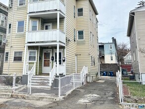 Building Photo - 182 Sheridan St