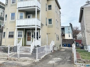 Building Photo - 182 Sheridan St
