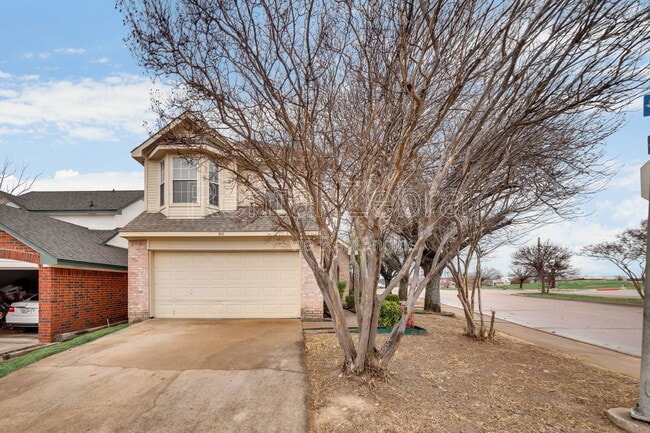 Foto del edificio - 902 Astaire Ave