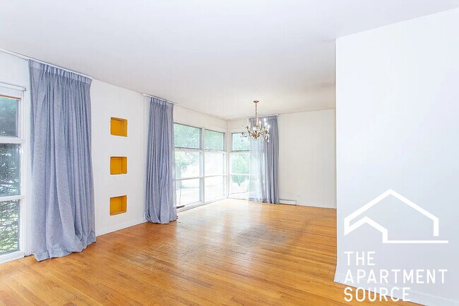 Foto del edificio - 7407 N California Ave