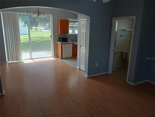 Building Photo - 202 Grouper Ct