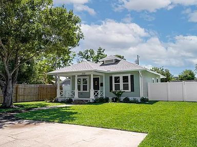 Foto del edificio - Charming Renovated Vintage Cottage in St. Pete