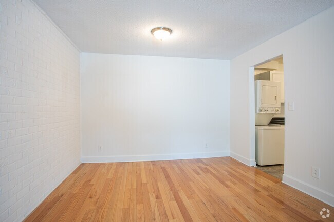 2 habitaciones, 1,5 baños - 985 pies cuadrados - Área de comedor - Gorman Crossings