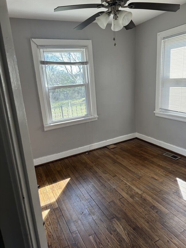 Building Photo - 340 Cherry St