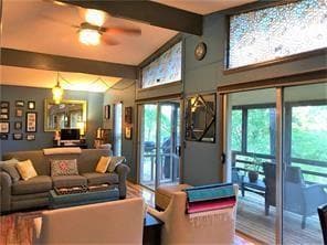 Foto del edificio - 48 Grisham Dr