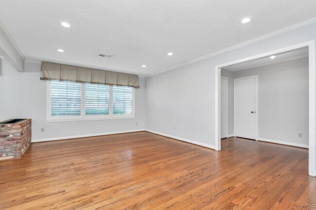 Building Photo - 4611 Merwin St