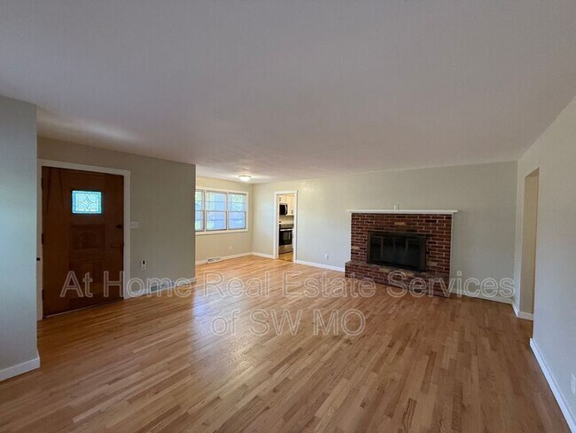 Building Photo - 2435 E Latoka St