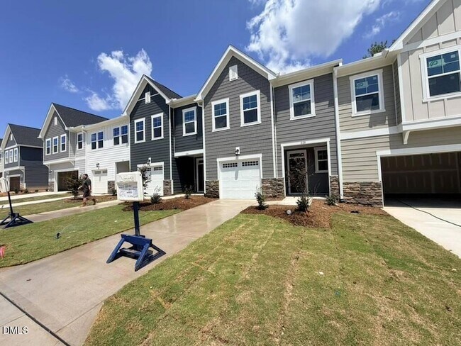Foto del edificio - 228 Deercroft Dr
