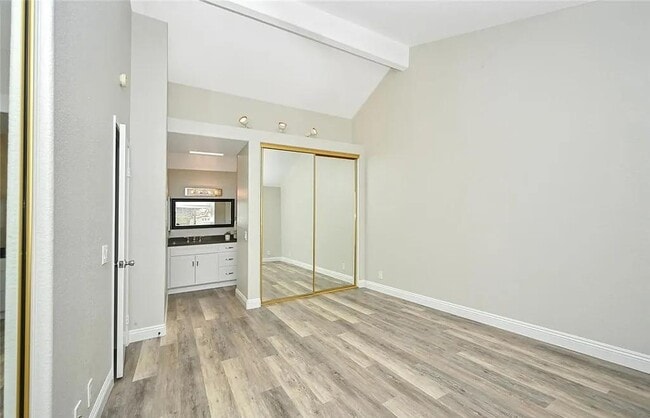 Building Photo - 6 Sandpiper Ln