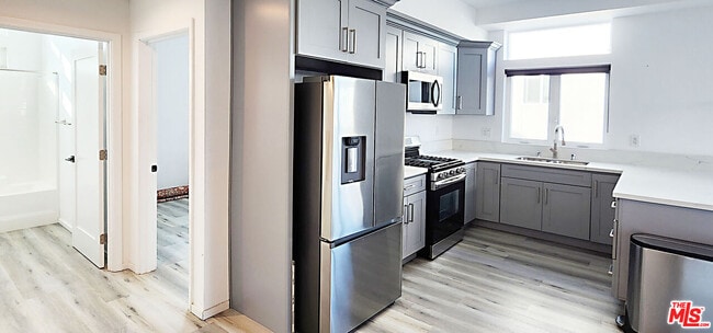 Foto del edificio - 1224 Alexandria Ave