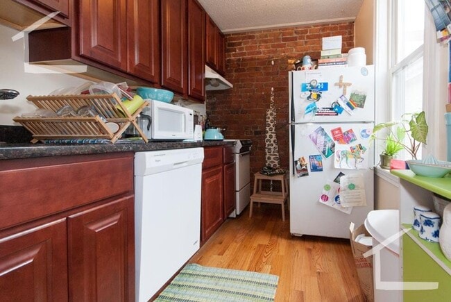 6/1 No Fee! Charming 1BR plus office near Brookline Village - 6/1 No Fee! Charming 1BR plus office near Brookline Village Apartment