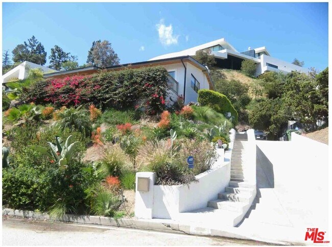 Foto del edificio - 1317 Devlin Dr
