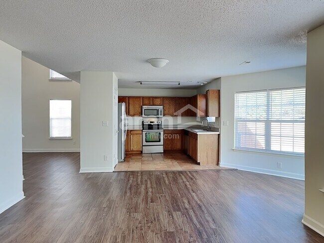 Building Photo - 823 Woodington Ln