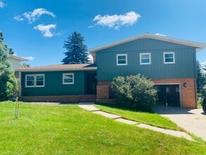 Building Photo - 1241 E Coulee Rd