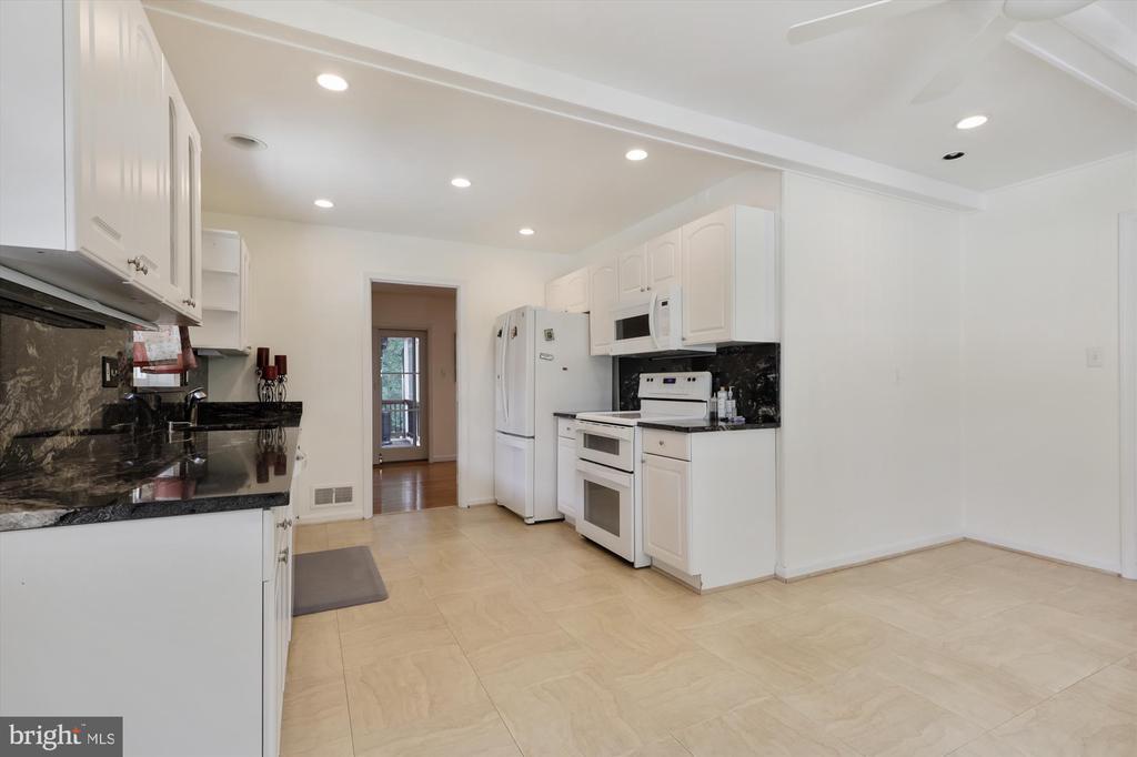 Primary Photo - 1397 Canterbury Way