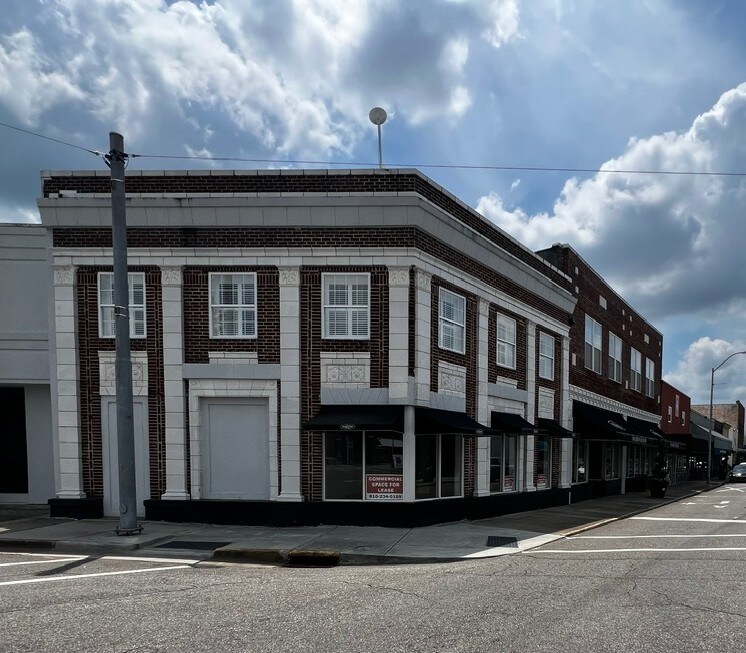 Primary Photo - 703 S Madison St