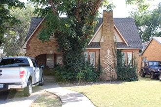 Building Photo - 2615 22nd St