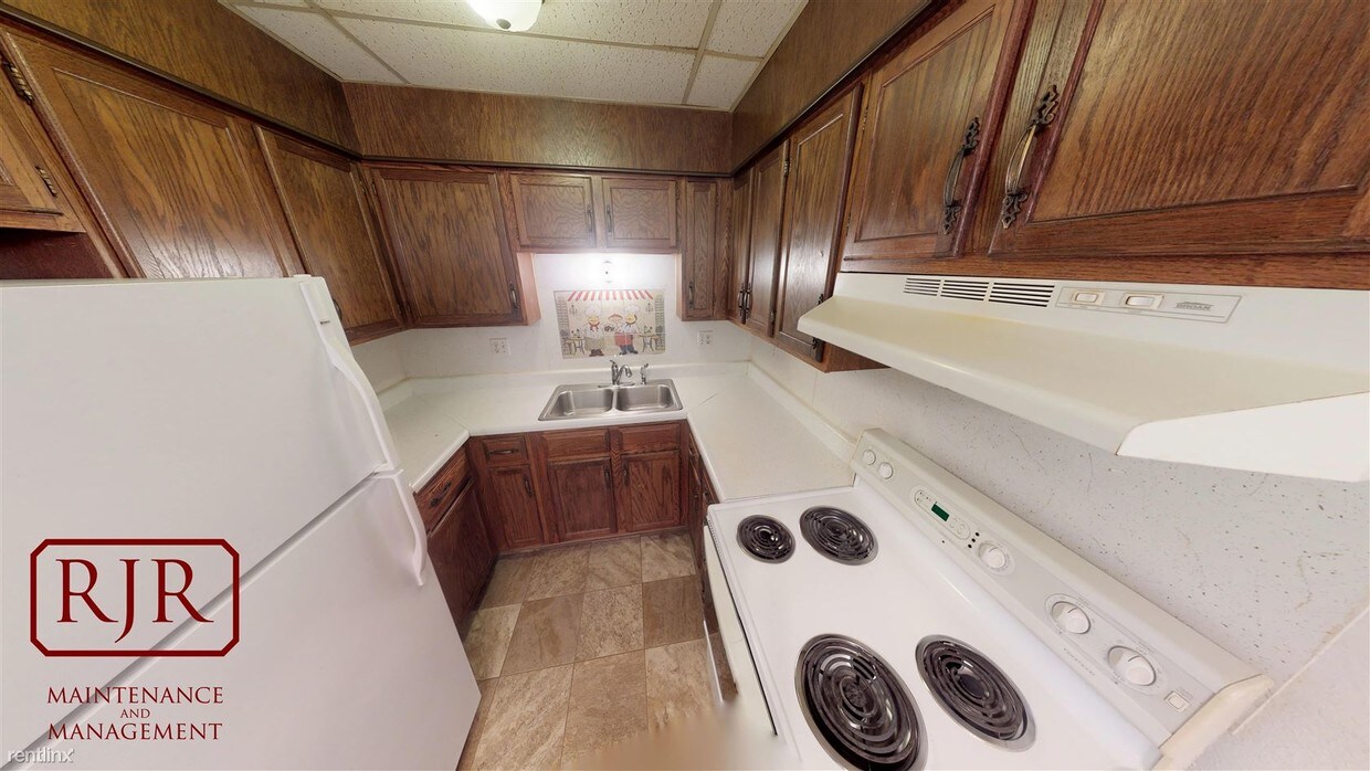 Foto principal - 2 br, 1 bath Apartment - 104 6th St NE Apt 2