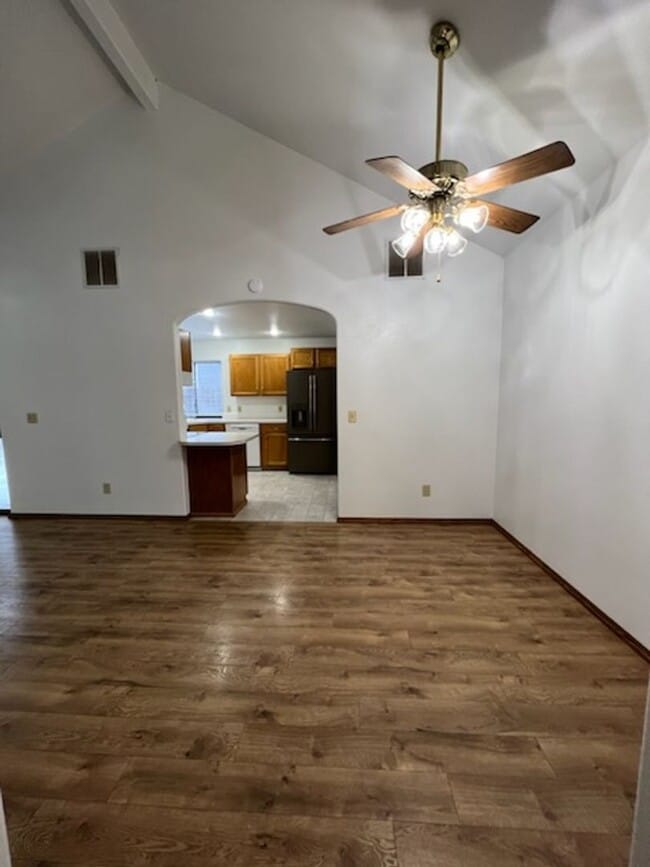 Building Photo - 3 bedroom/1.75 bath rambler style home! 1,272 sq ft