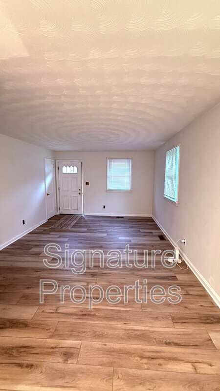 Building Photo - 401 Craven St