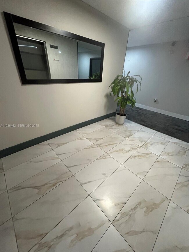 Foto del edificio - 1250 NE 125th St