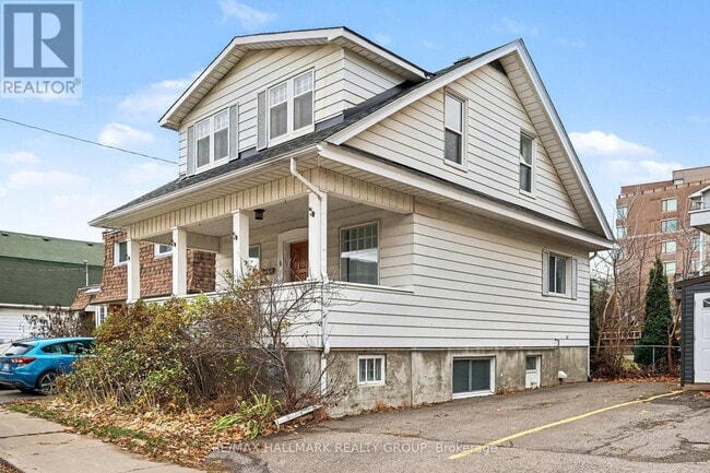 Building Photo - 8 Carlotta Ave