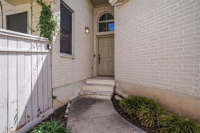 Foto del edificio - 15 Muirfield Grns Ln