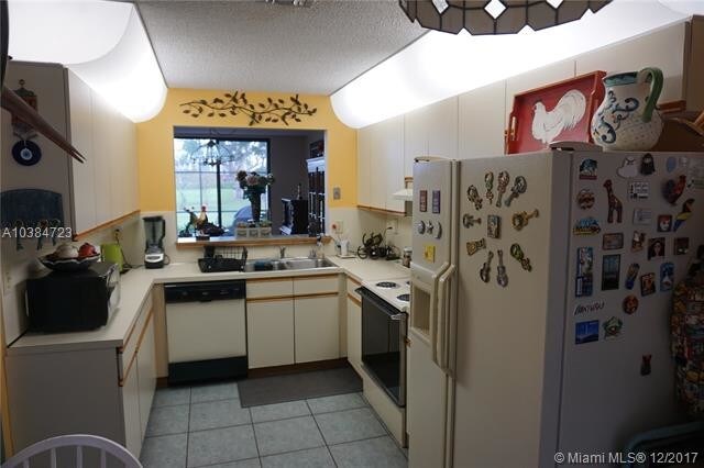 Building Photo - 3622 Alcantara Ave