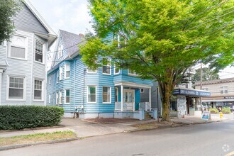 Building Photo - 167 Willow St