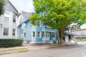 Building Photo - 167 Willow St