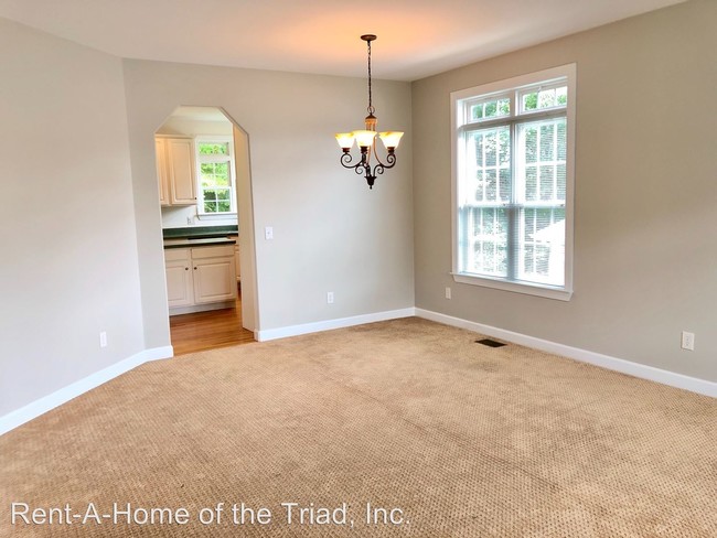 Building Photo - 3 br, 2 bath House - 3955 Navy Place