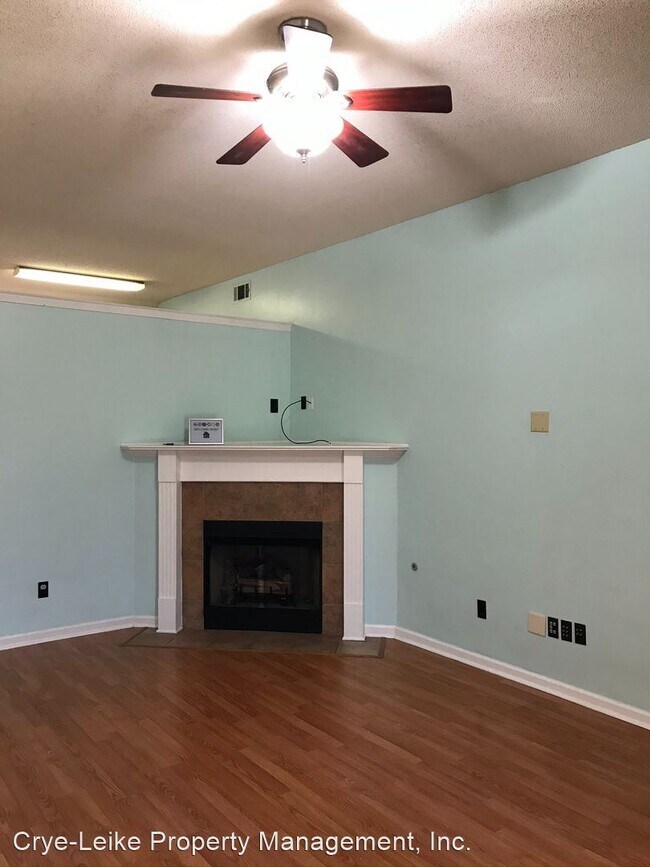 Building Photo - 3 br, 2 bath House - 8373 Clubview Drive