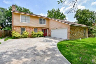 Building Photo - 2110 Hilton Head Dr