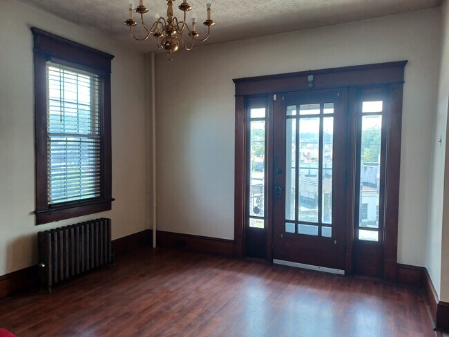 Building Photo - 322 Butler St