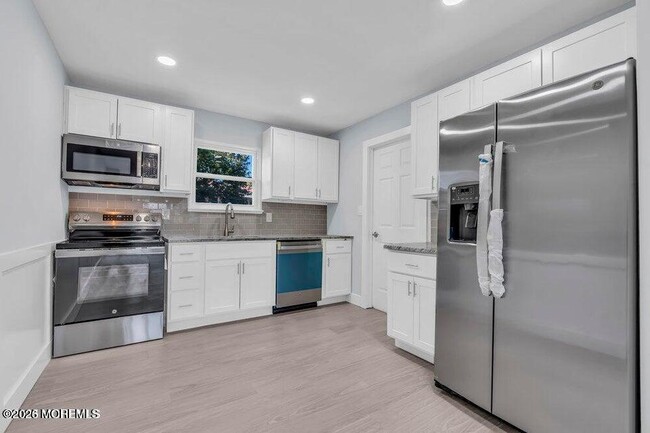 Building Photo - 131 Briar Mills Dr