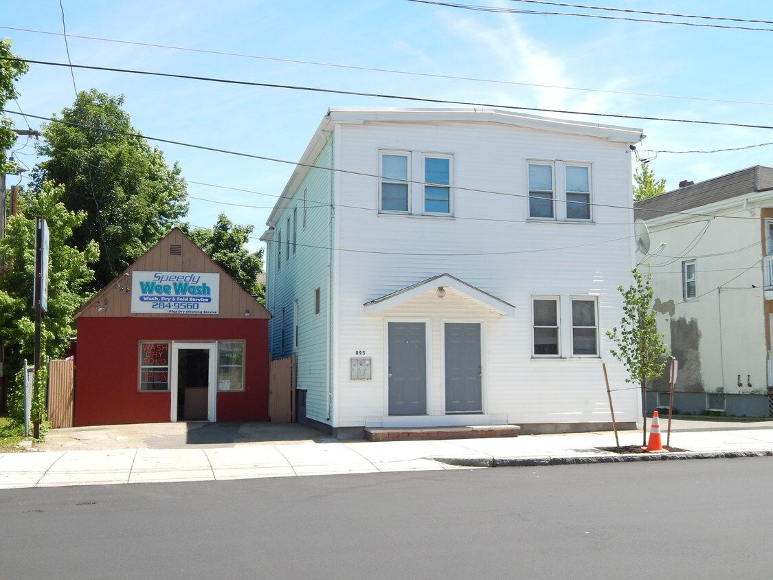 Building Photo - 895 Broadway