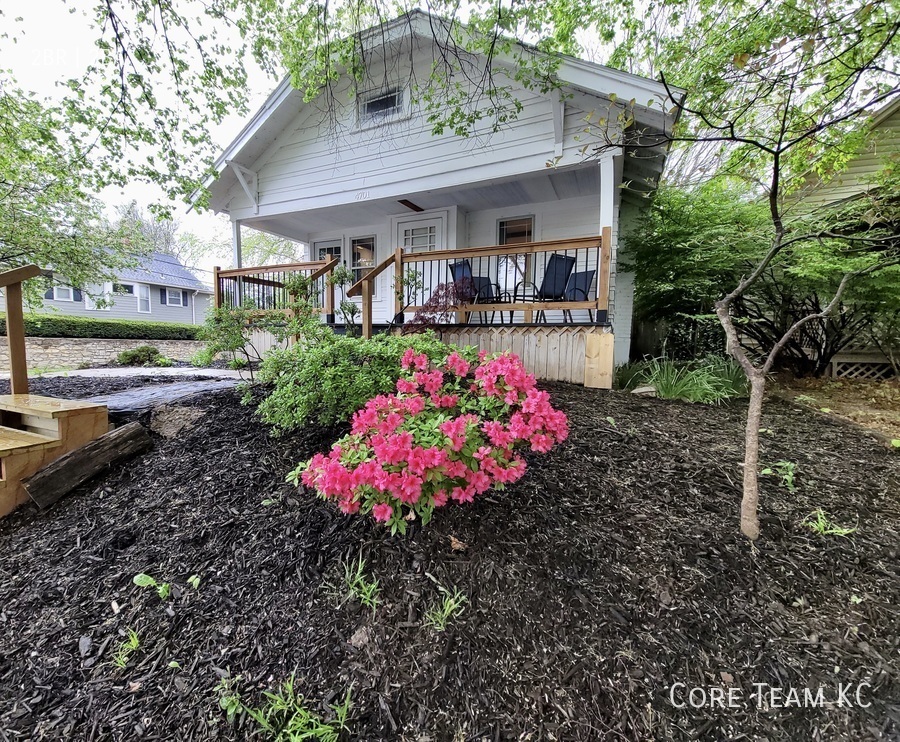 Primary Photo - Single Family Home in West Plaza