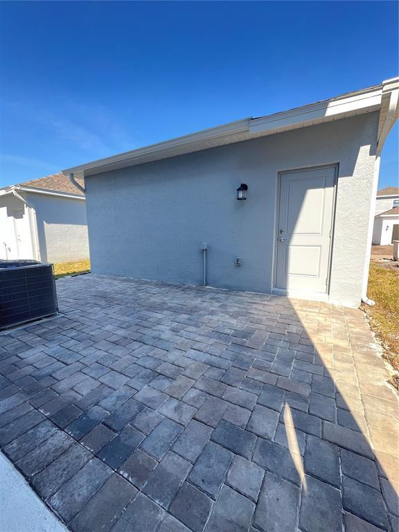 Building Photo - 716 Squire Ave