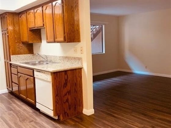 Building Photo - 345 E Verdugo Ave