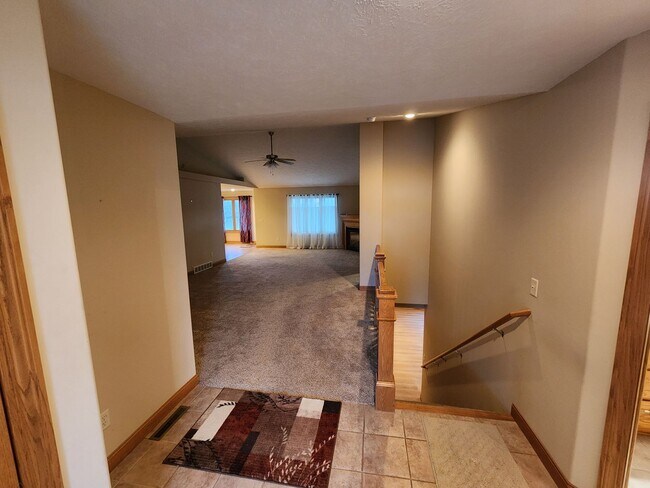 Foto del edificio - 4021 Sandalwood Drive
