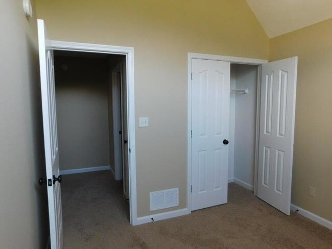 Building Photo - 3875 Rasco Hills Dr
