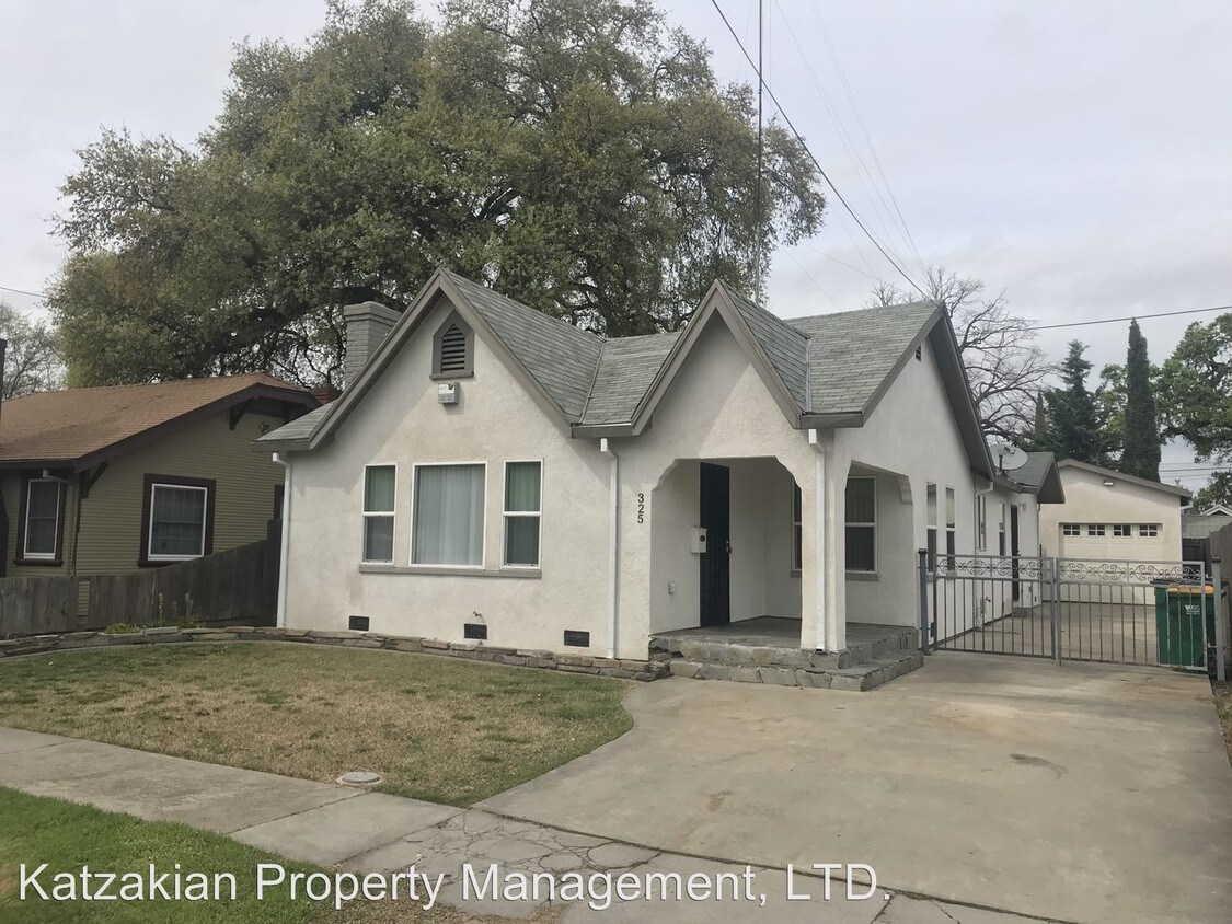 Primary Photo - 325 E Mariposa Ave