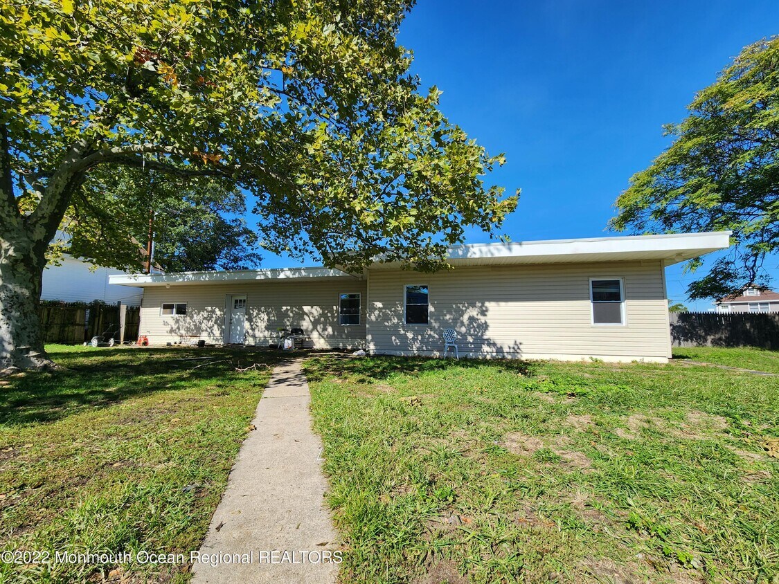Building Photo - 35 Highland Blvd