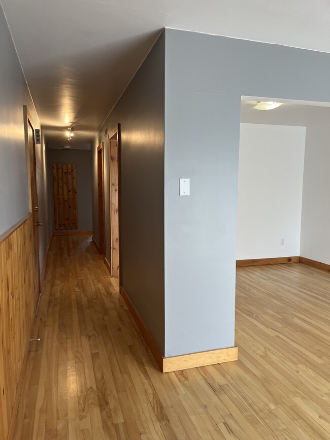 Building Photo - 5855 Rue De Cadillac