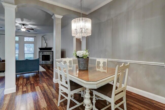 Foto del edificio - 4903 Lake Catherine Ct